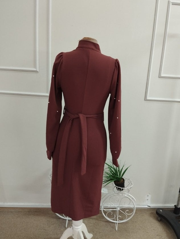 Burgundy Midi Dress with Pearls and Pussy Bow Neckline - Janes - by Peralane - photo 5