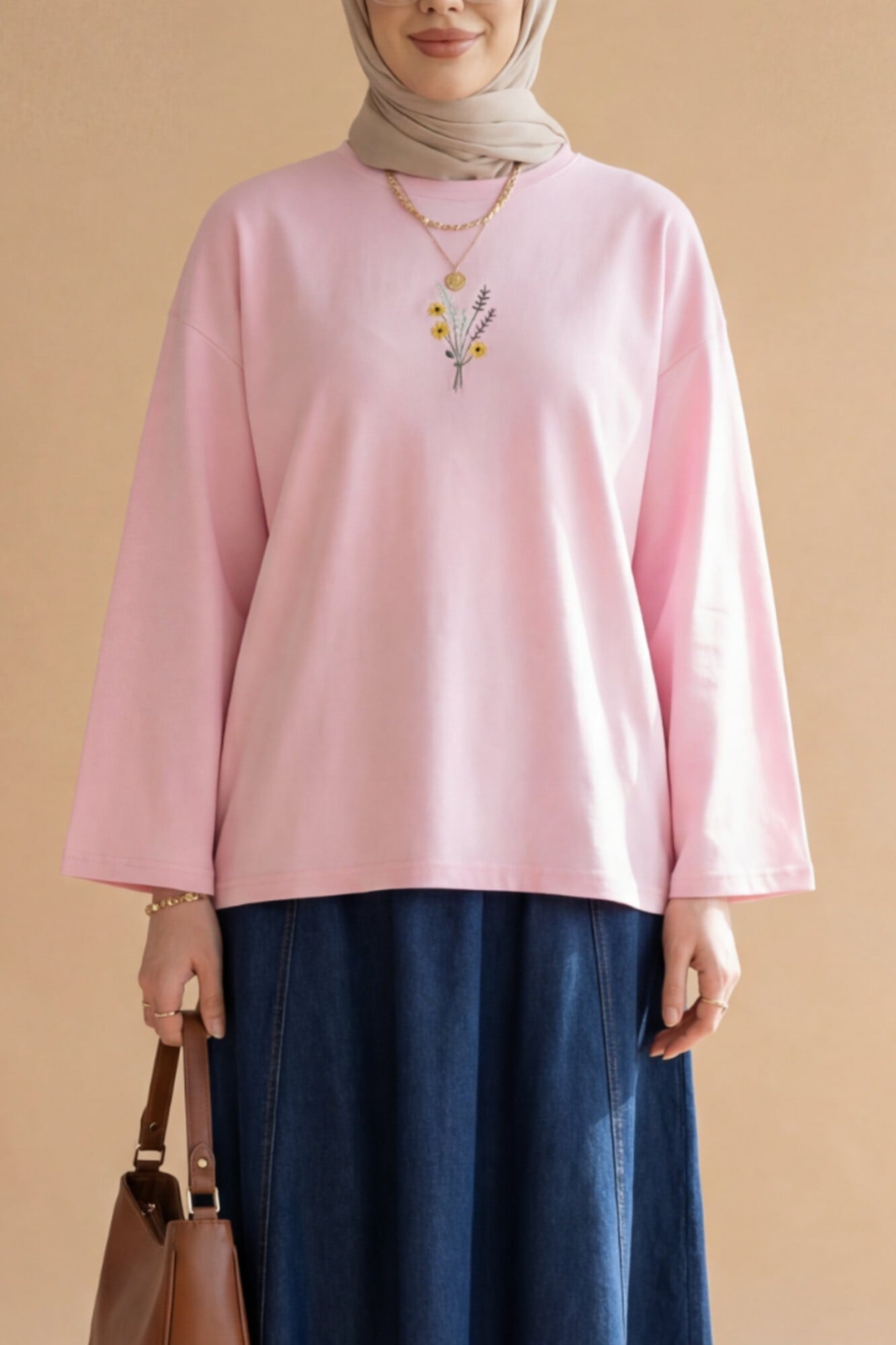 Pink Long-Sleeved Relaxed Fit Cotton Jersey T-Shirt with Floral Embroidery - Podyumplus - by Peralane