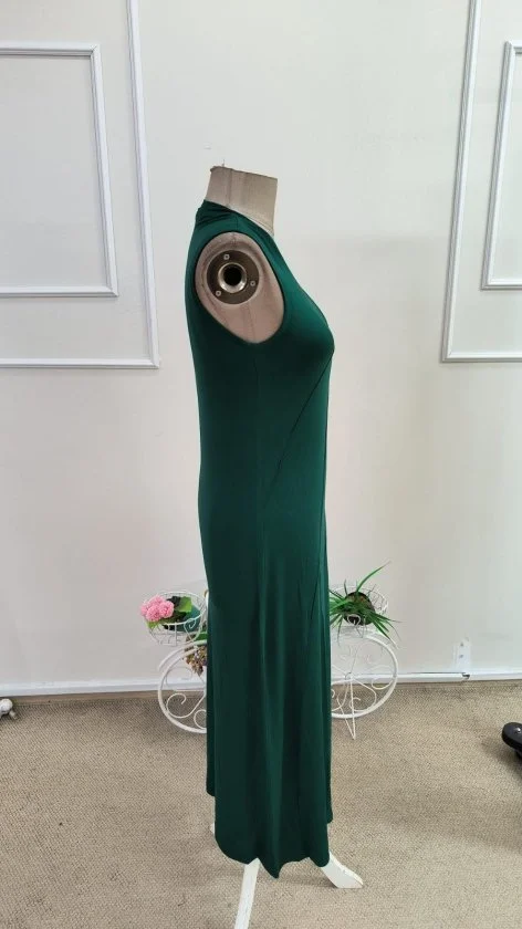 Women's Sleeveless Mock Neck Long Viscose Dress in Emerald Green - Janes - by Peralane - photo 5