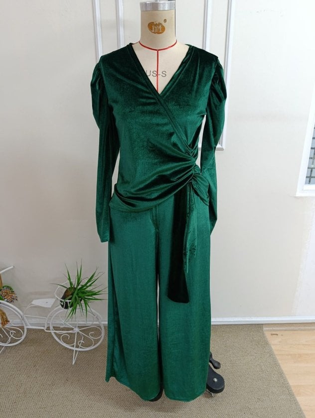 Women's Long-Sleeve Velvet Co-ord Set with V-Neck Top and Wide-Leg Trousers - Janes - by Peralane - photo 5