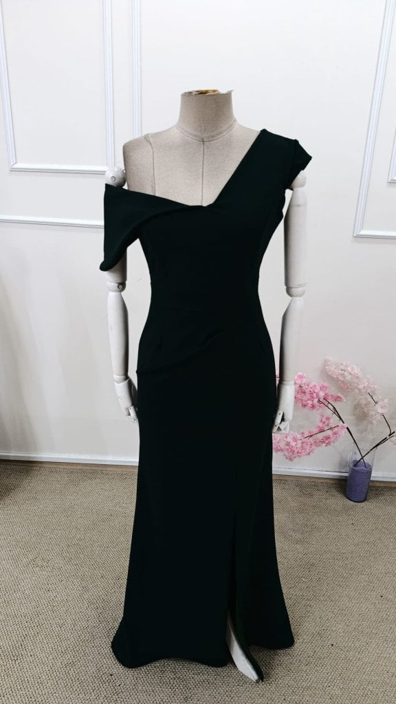 Women's Black One-Shoulder Short-Sleeve Long Crepe Dress with Front Slit - Janes - by Peralane - photo 4