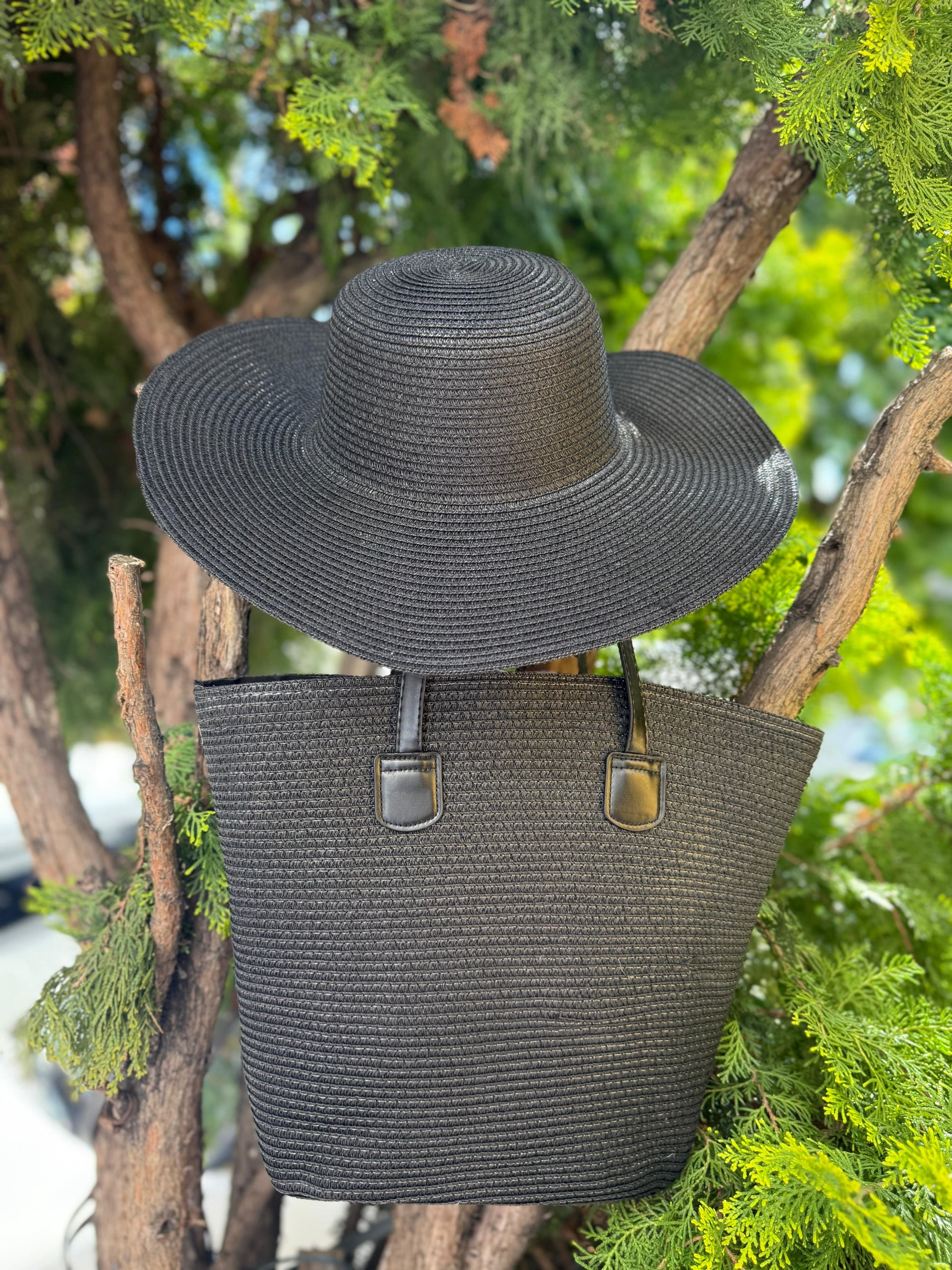 Black Woven Straw Tote Bag with Faux Leather Straps - Nesvay - by Peralane - photo 4