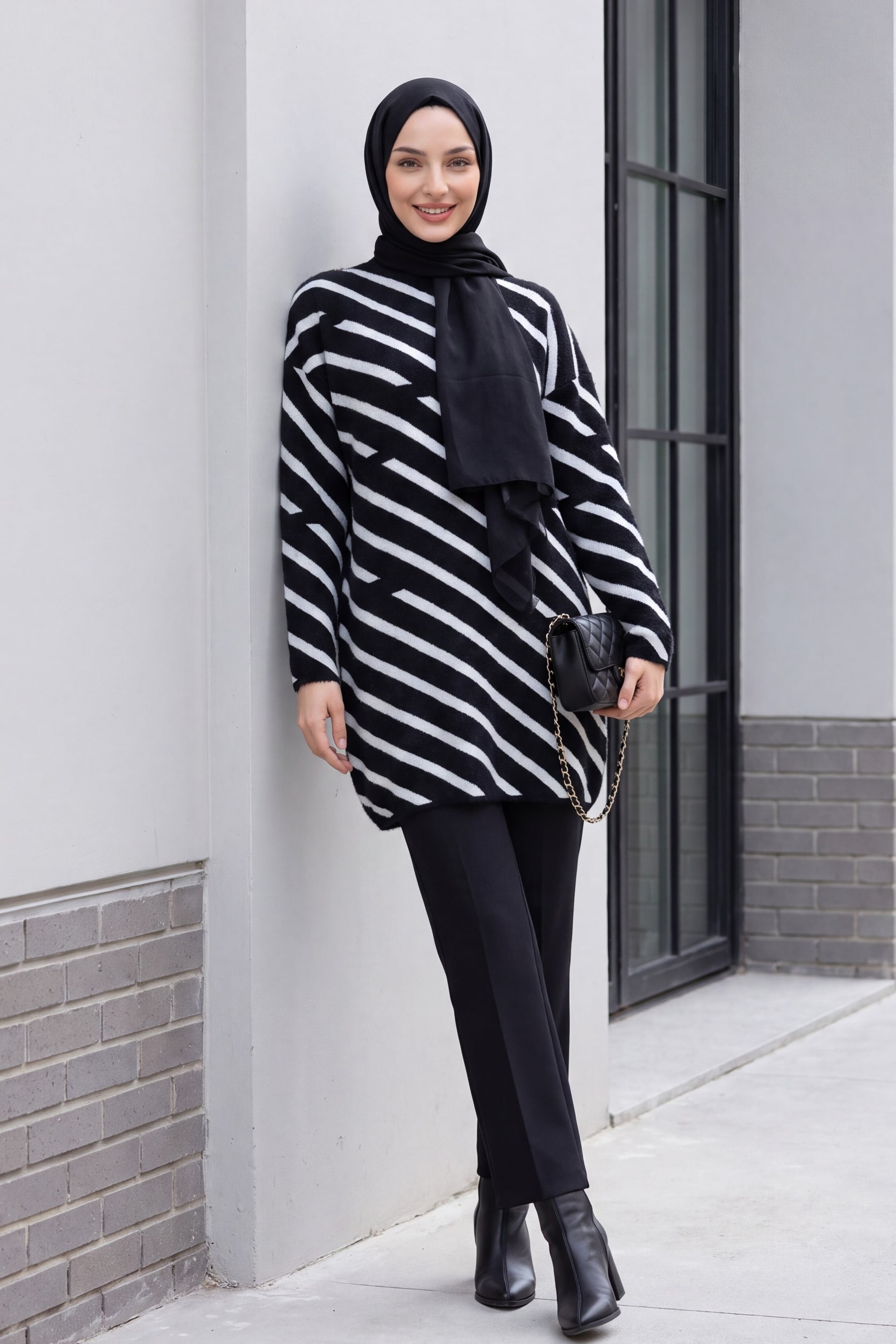 Half-Zip Striped Knit Tunic - Black/White - Podyumplus - by Peralane - photo 2