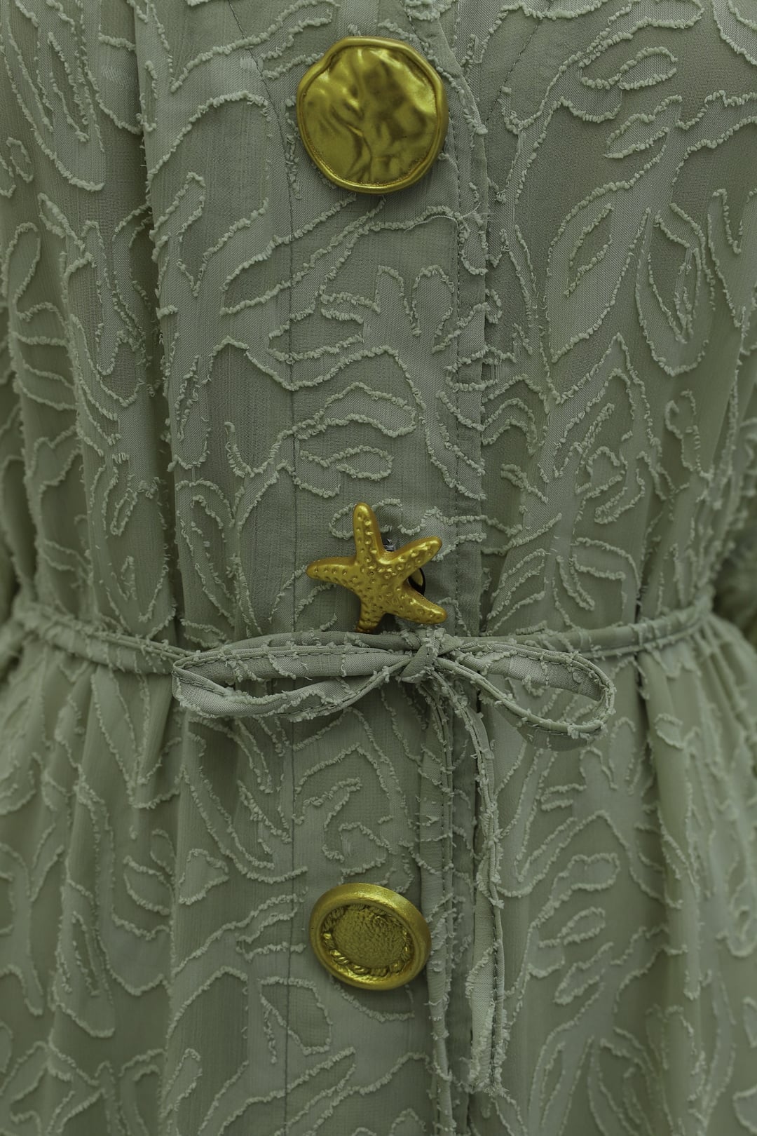Long Kimono with Wide Sleeves and Brooch - Light Green - Podyumplus - by Peralane - photo 3