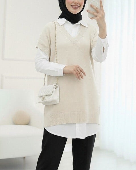V-Neck Oversize Knit Sweater Vest - Ecru - Podyumplus - by Peralane - photo 2