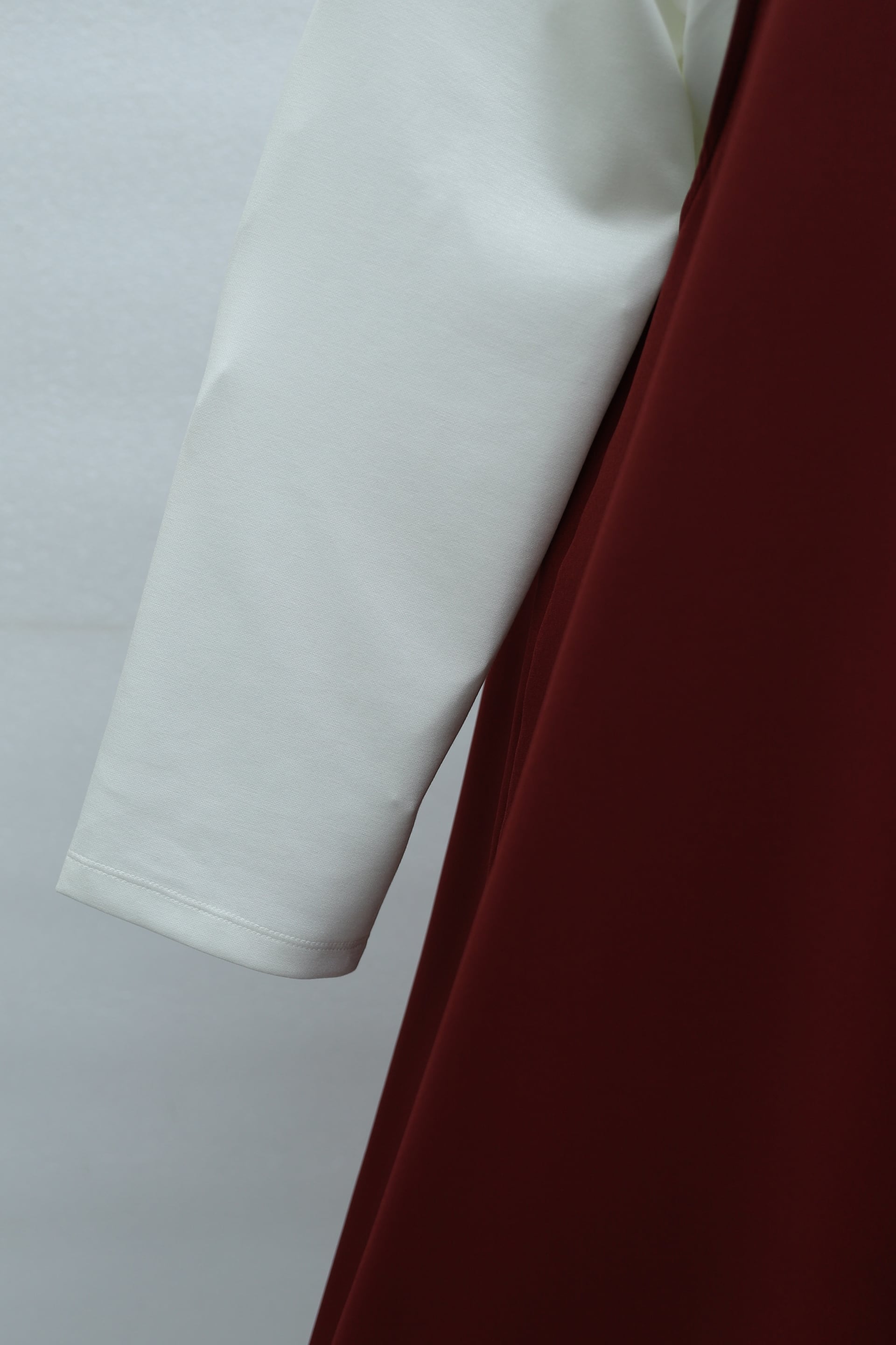 Crew Neck Long Sleeve Blouse and Double Crepe Abaya Set - Burgundy - Podyumplus - by Peralane - photo 7