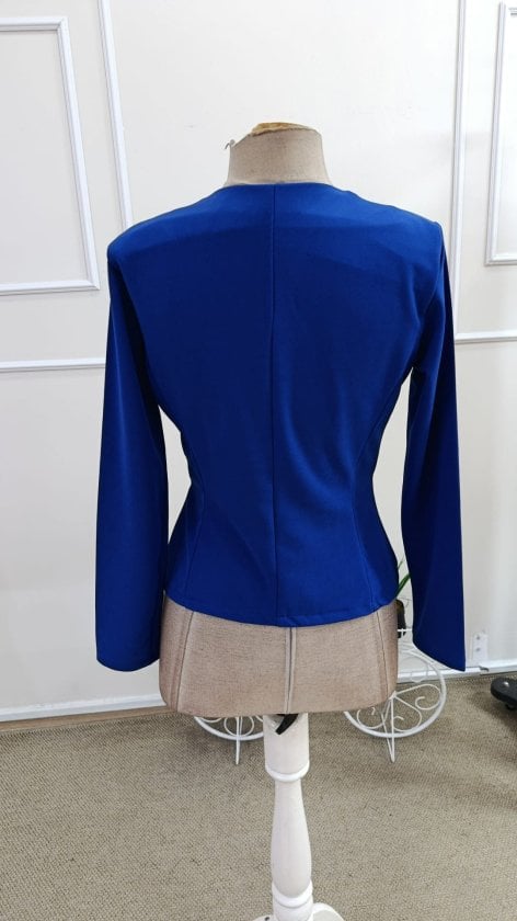 Women's Long Sleeve Wrap V-Neck Blouse with Asymmetric Hem - Janes - by Peralane - photo 5