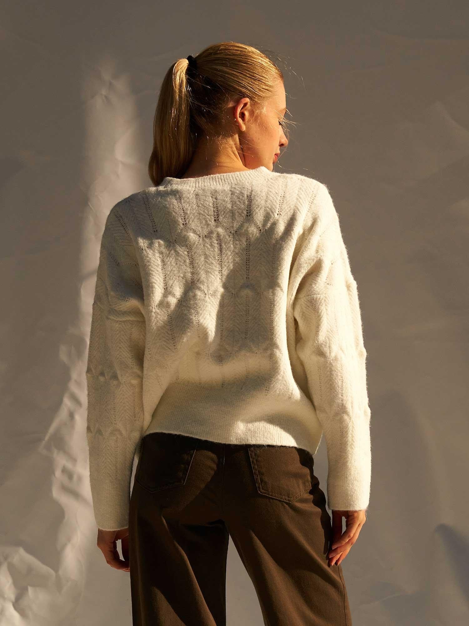 Off-White Oversized Crew Neck Knit Sweater with Diamond Pattern - Lefon - by Peralane - photo 3