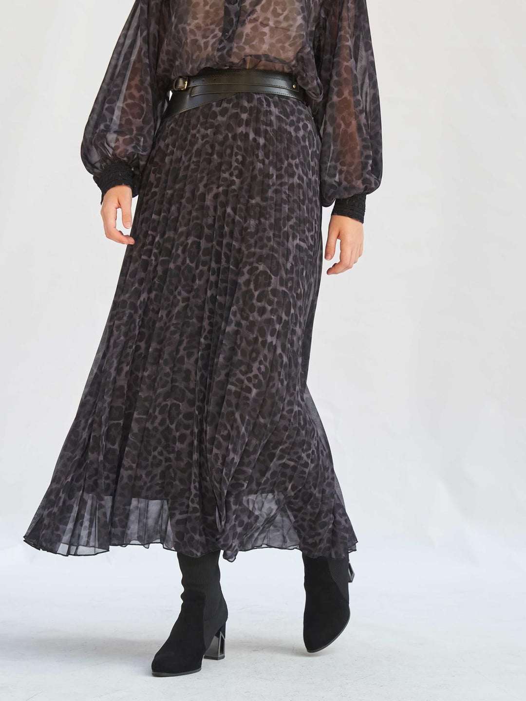 Leopard Print Pleated Skirt and Blouse Set - Lefon - by Peralane - photo 5
