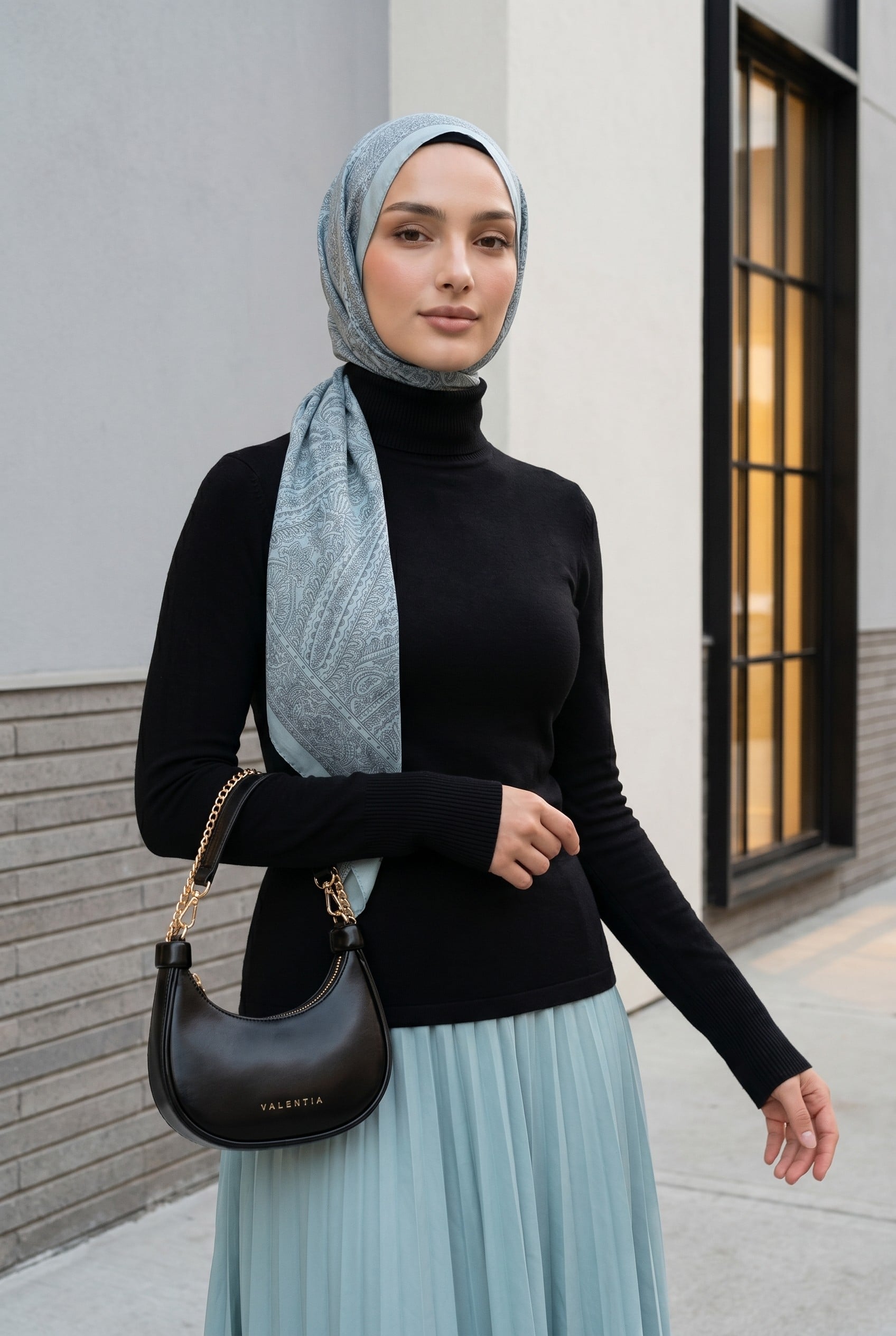 Black High-Neck Long-Sleeve Knit Top - Podyumplus - by Peralane