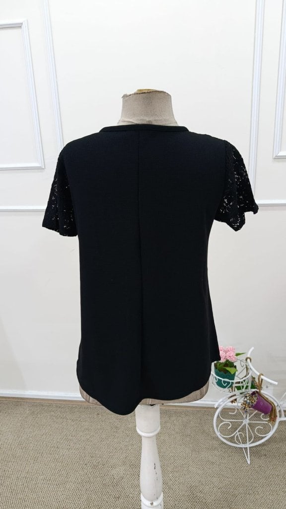 Women's Short Sleeve V-Neck Button-Front Lace Detail Waffle Blouse - Janes - by Peralane - photo 5