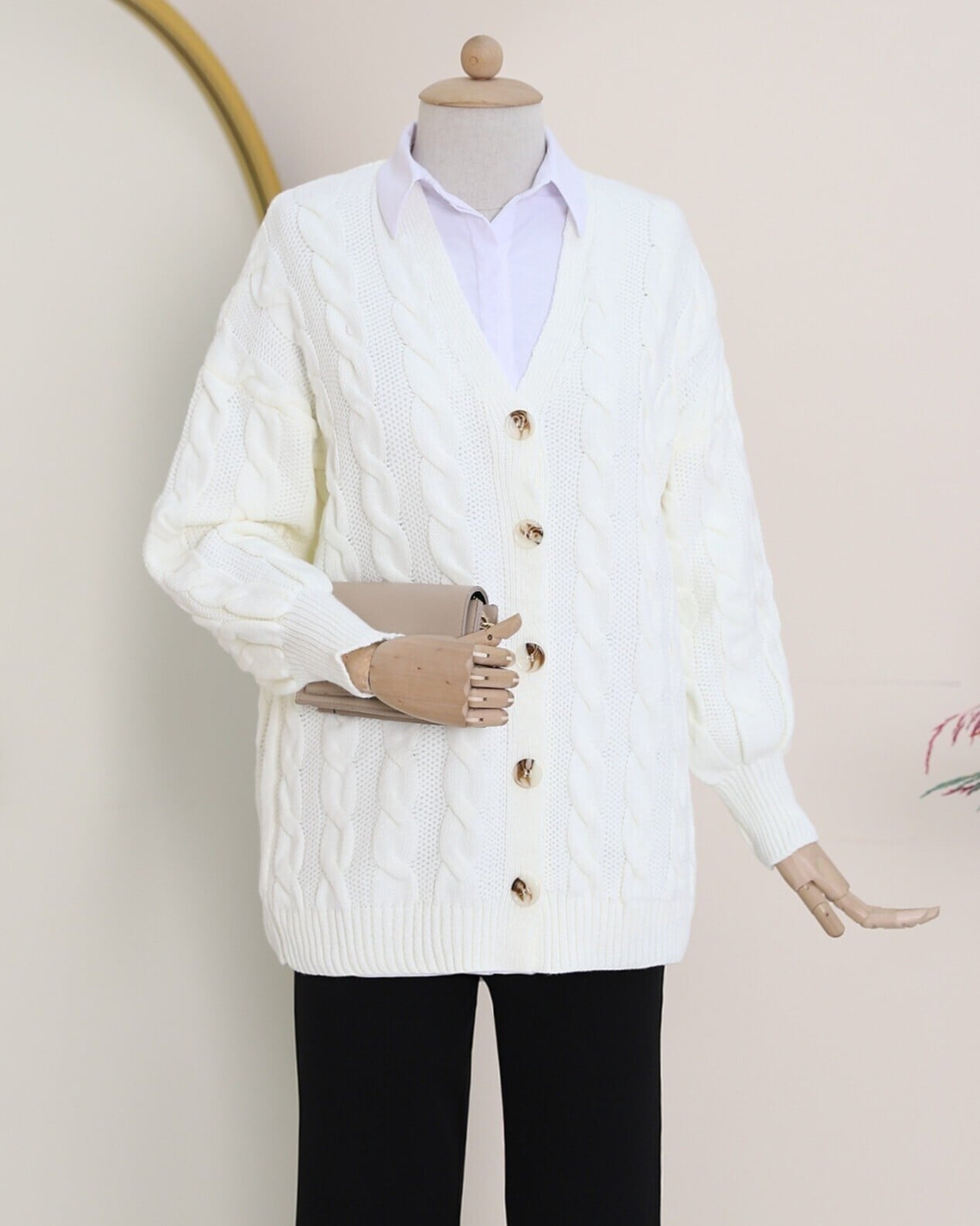 Buttoned Cable-Knit Cardigan in Ecru - Podyumplus - by Peralane - photo 3