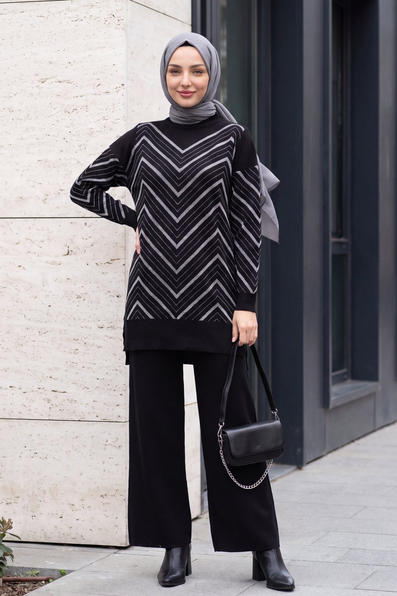 Crew Neck Long Back Slit Sequin Stripe Knit Set - Black - Podyumplus - by Peralane - photo 4