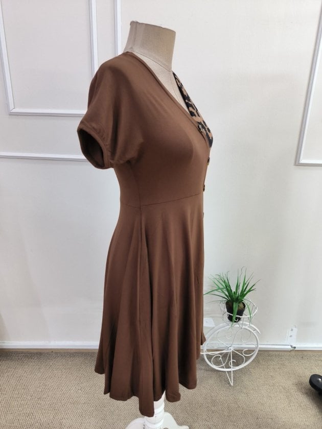 Women's Short-Sleeve V-Neck Viscose Dress with Leopard Print Side Panel - Janes - by Peralane - photo 5