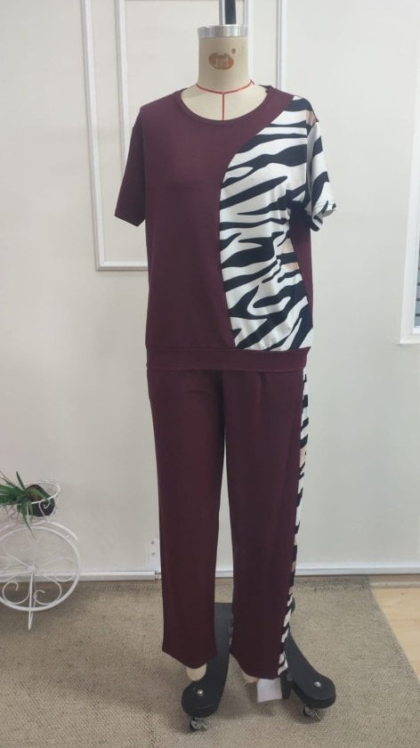 Women's Short Sleeve Round Neck Zebra Print Blouse and Trousers Two-Piece Set - Janes - by Peralane - photo 4