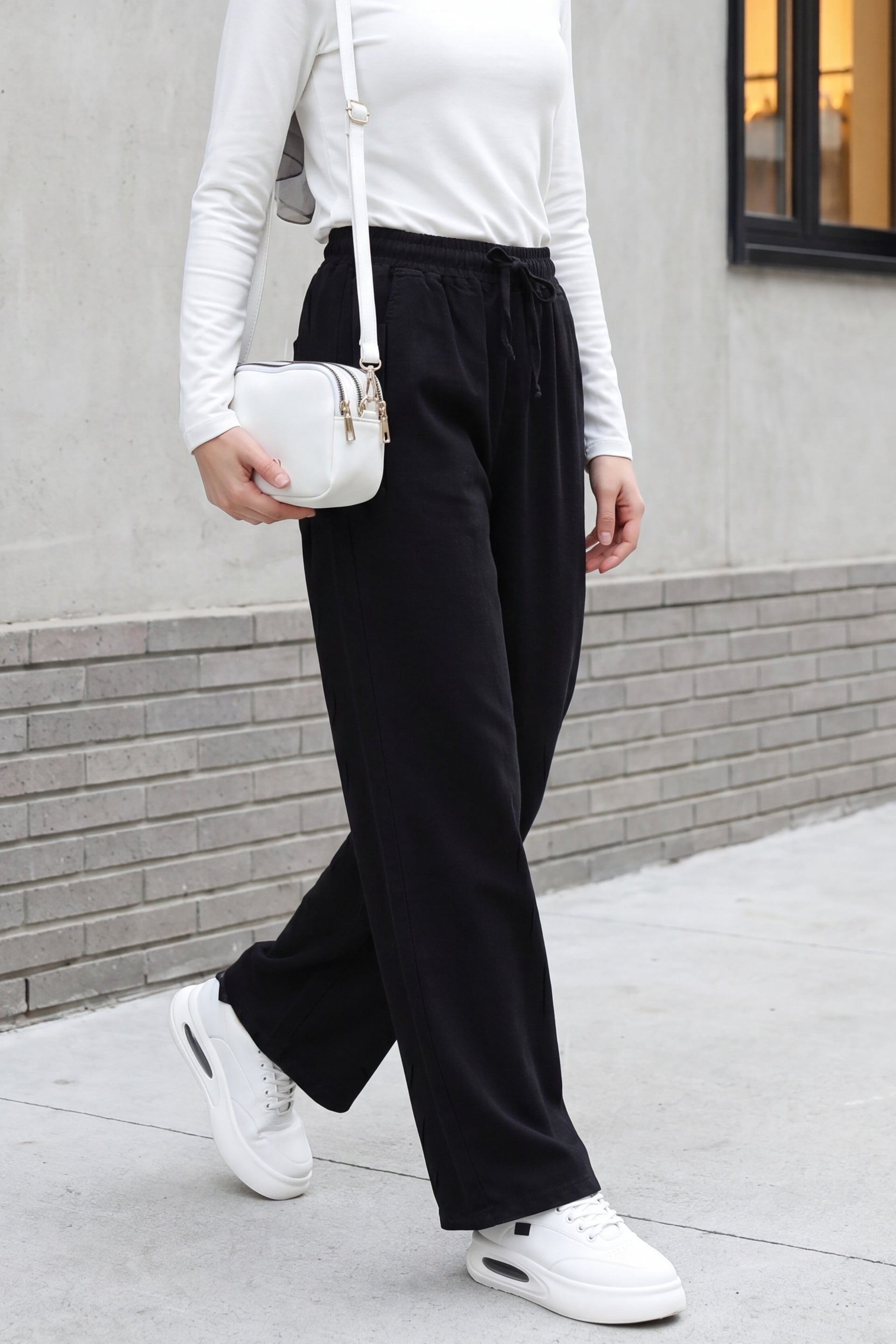 Black Wide-Leg Drawstring Jeans with Pockets - Podyumplus - by Peralane