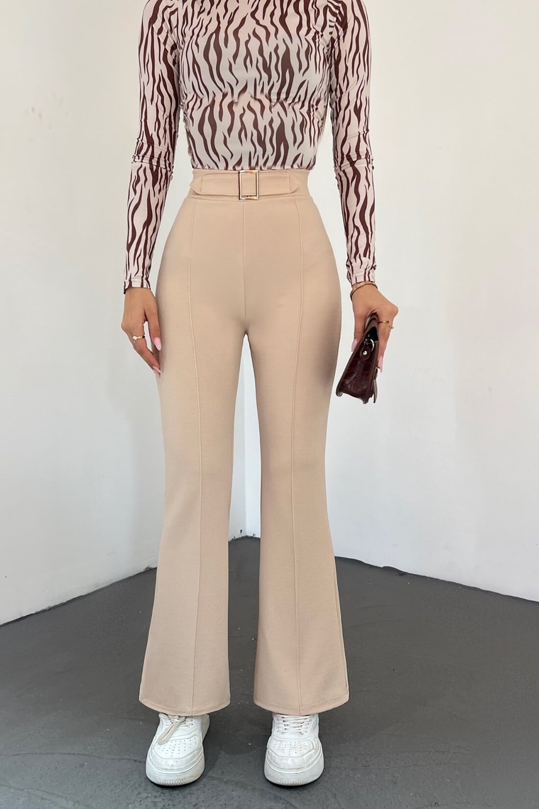 High-Waisted Flared Trousers with Belt and Elastic Waist - Stone - Podyumplus - by Peralane - photo 4