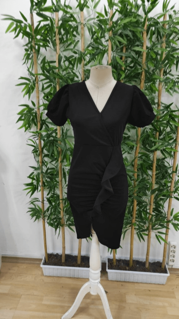 Women's Short-Sleeved V-Neck Crepe Dress with Front Ruffle - Janes - by Peralane - photo 6