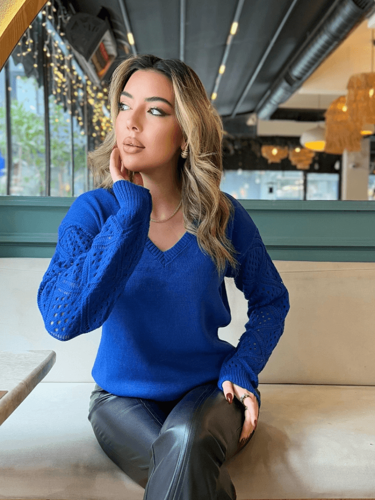 Women's Long Sleeve V-Neck Knit Sweater with Diamond Pattern Details - Janes - by Peralane - photo 7