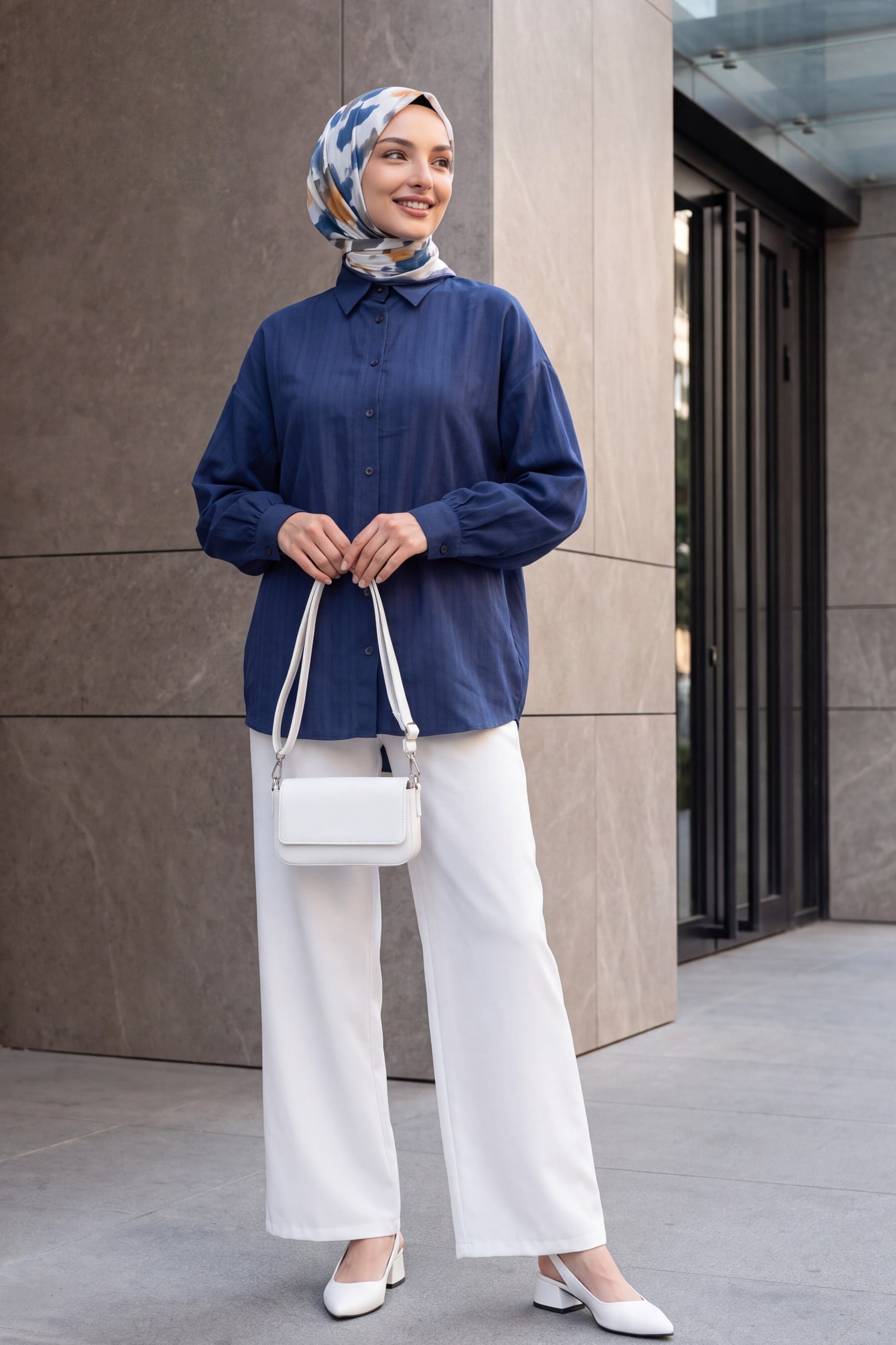 Oversize Long-Back Button Blouse - Navy - Podyumplus - by Peralane - photo 4