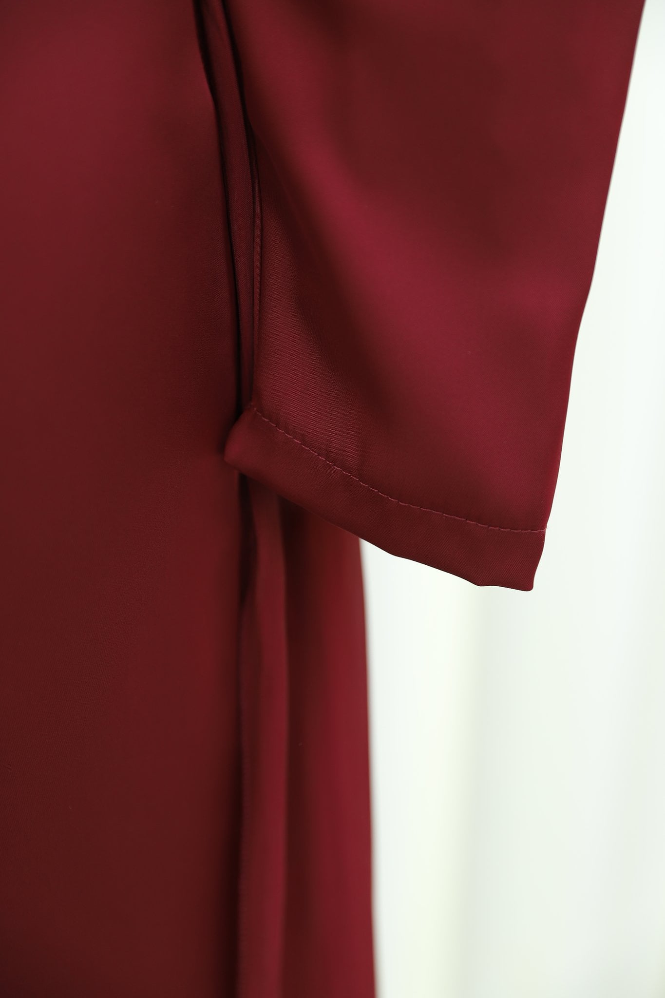 Burgundy Satin Evening Dress with Stone-Embellished Shoulders and Pleated Detail - Podyumplus - by Peralane - photo 9