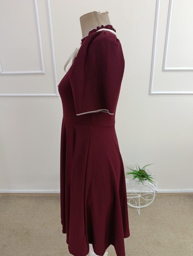 Women's Short-Sleeve Mock Neck Bow Tie Flared Midi Dress in Deep Red - Janes - by Peralane - photo 5