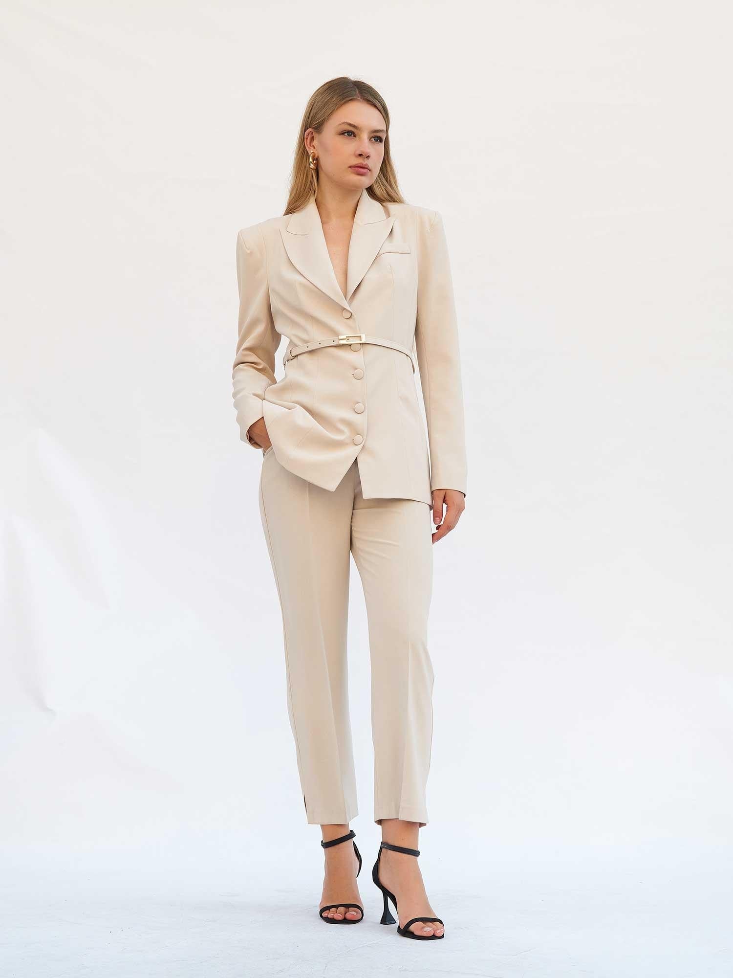 High-Waist Slit Detail Carrot Trousers in Beige - Lefon - by Peralane - photo 2