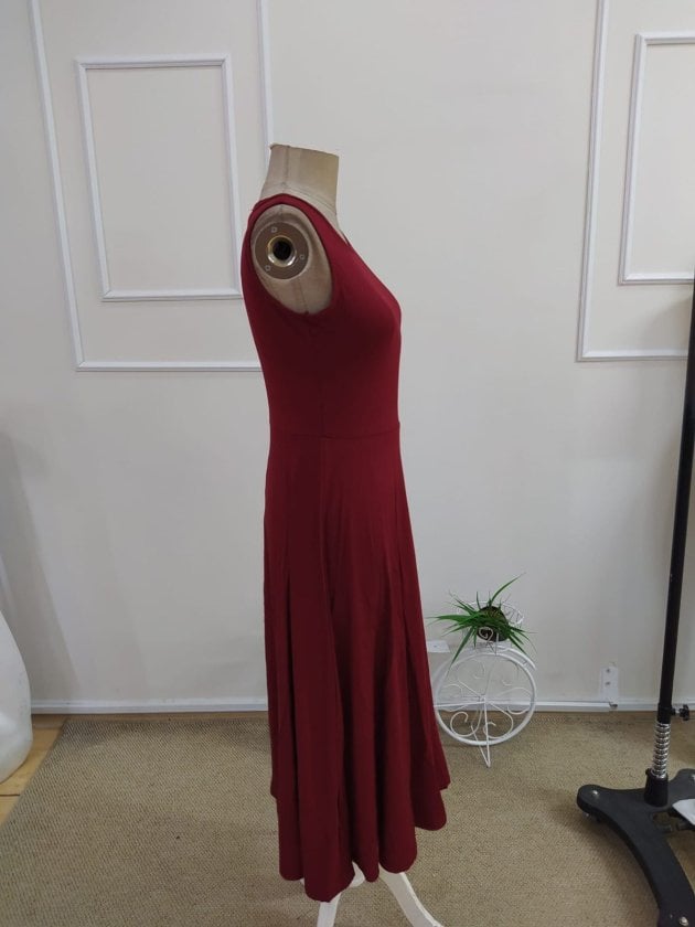 Burgundy Sleeveless Boat Neck Midi Viscose Dress - Janes - by Peralane - photo 7