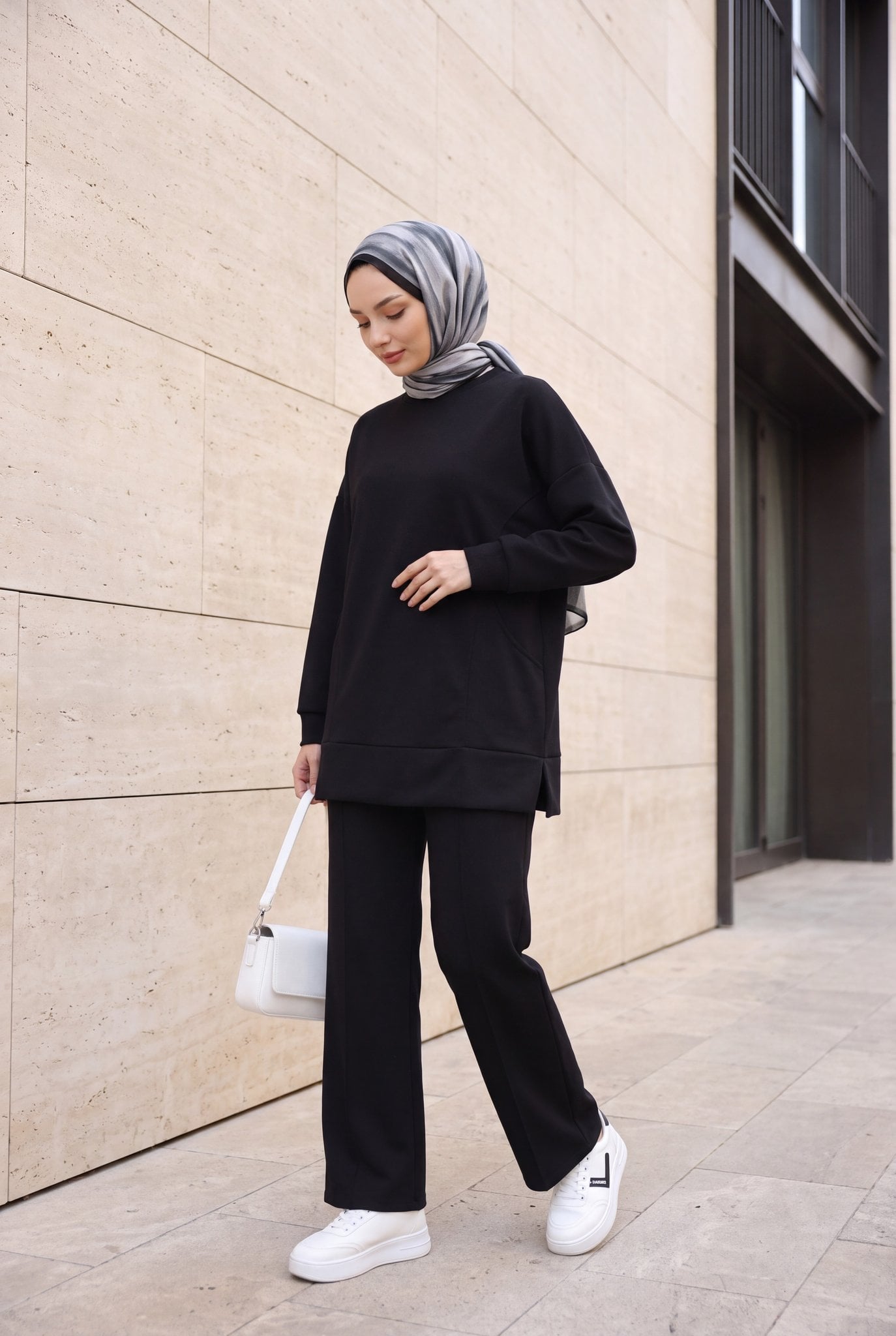 Black Two-Piece Sweatshirt and Wide-Leg Trousers Set for Women - Podyumplus - by Peralane - photo 4