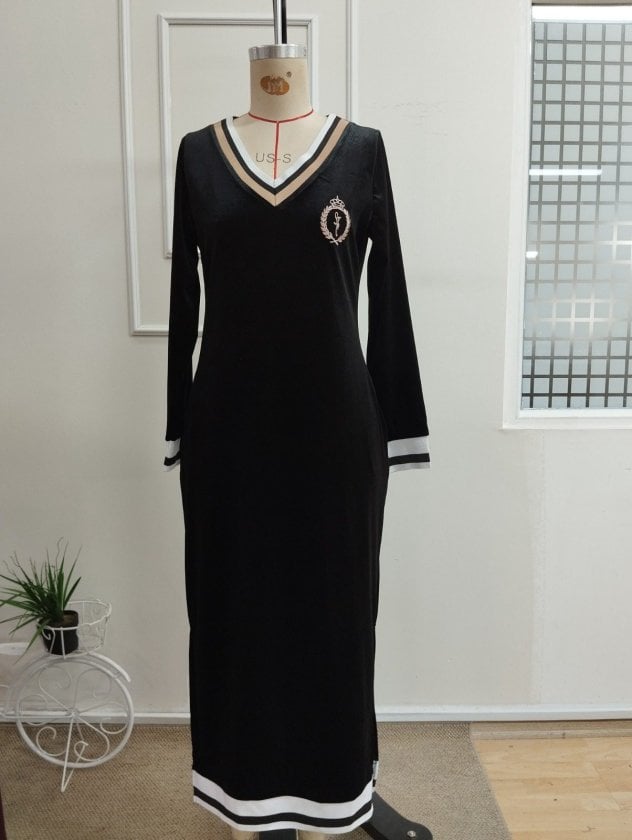 Women's Long Sleeve V-Neck Velvet Maxi Dress with Side Slit and Pockets - Janes - by Peralane - photo 4