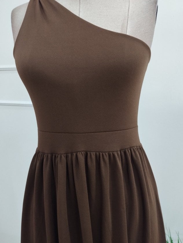 Women's One-Shoulder Maxi Dress with Gold-Tone Strap Detail and Side Slit - Janes - by Peralane - photo 4