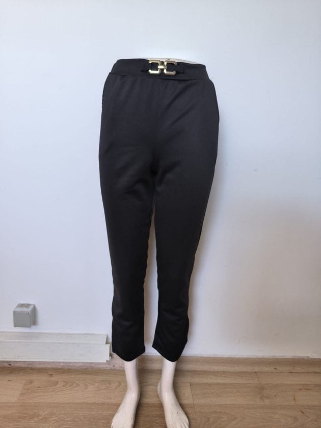 Women's High-Waist Buckle Slit Crepe Trousers in Black - Janes - by Peralane - photo 4