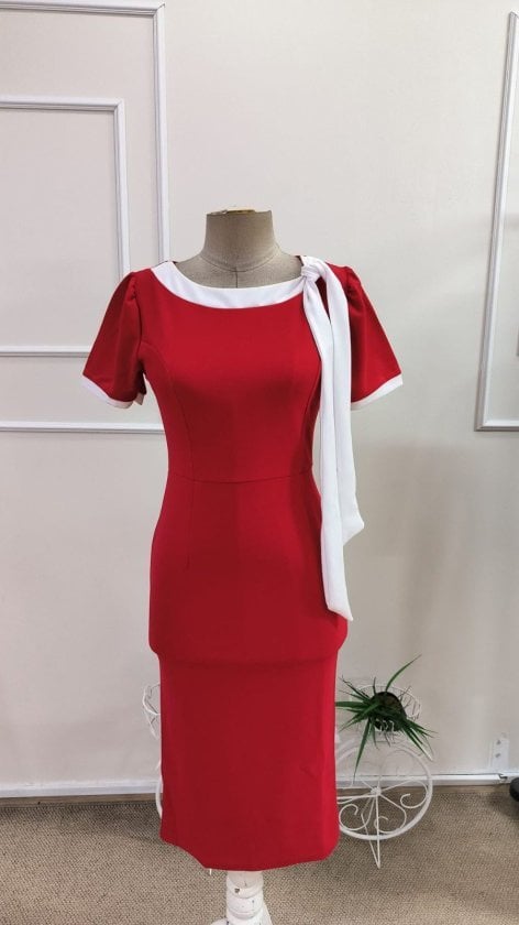 Women's Red Short-Sleeve Crepe Dress with Bow Collar - Janes - by Peralane - photo 6
