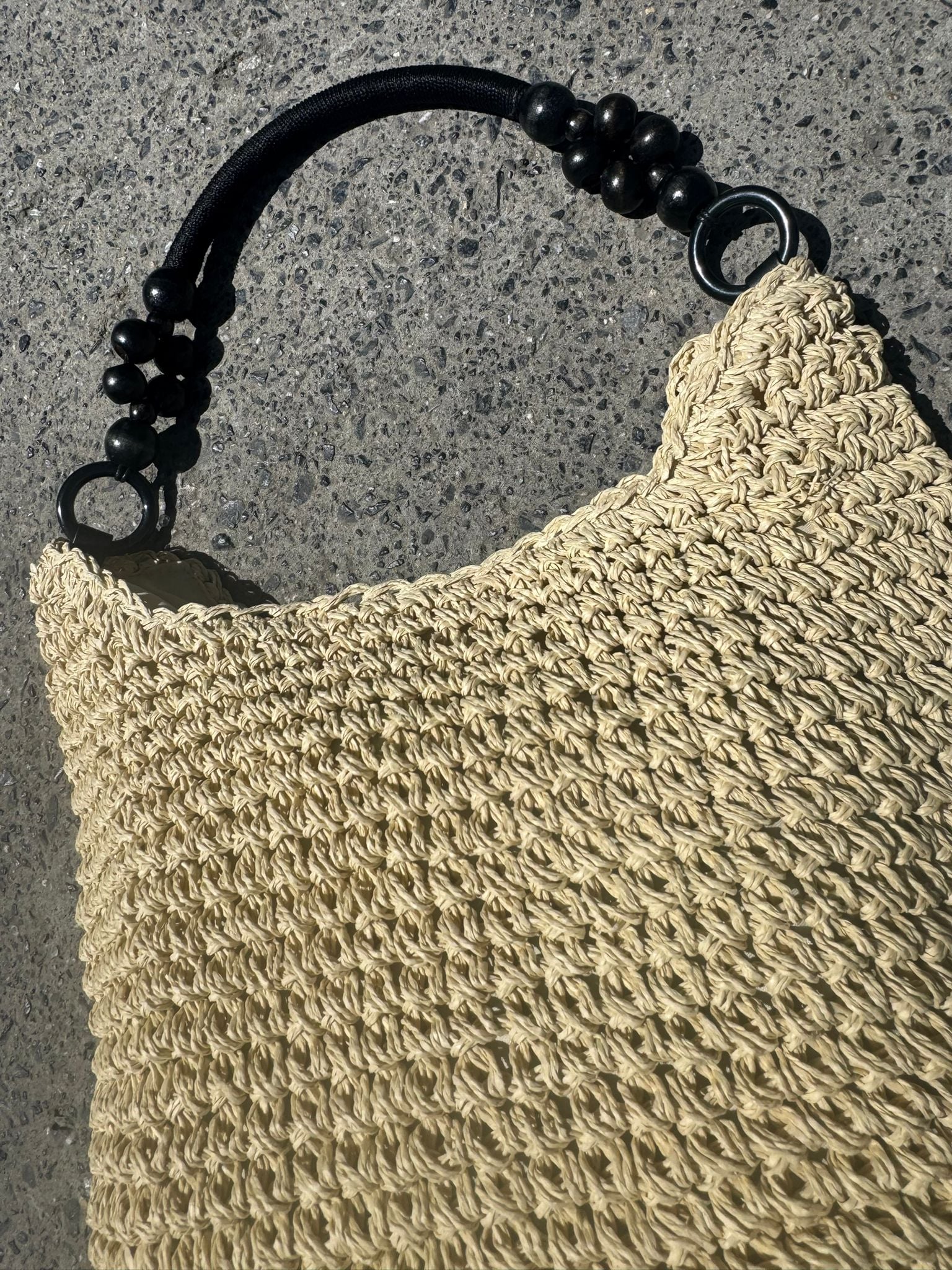 Natural Straw Handwoven Tote Bag with Black Beaded Handles - Nesvay - by Peralane - photo 3
