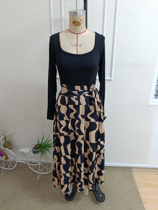 Women's Long-Sleeve Square Neck Ribbed Top and Printed Midi Skirt Set - Janes - by Peralane - photo 5