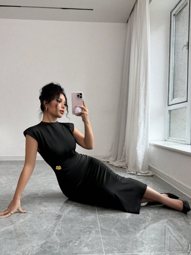 Women's Sleeveless Midi Dress with Gold Floral Detail - Janes - by Peralane - photo 6