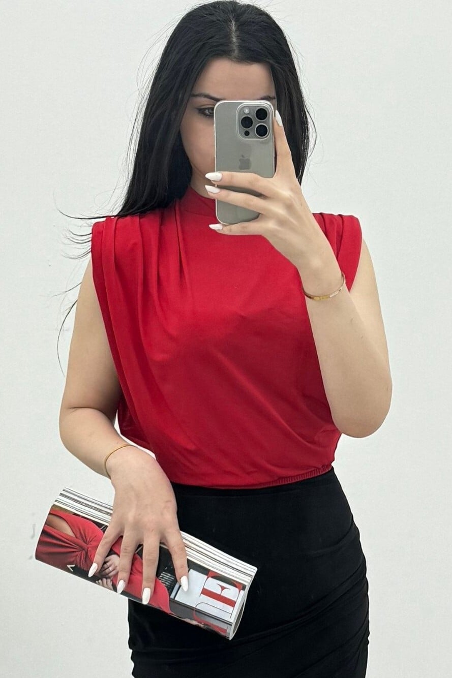 Women's Sleeveless Padded Sandy Blouse in Red - Podyumplus - by Peralane