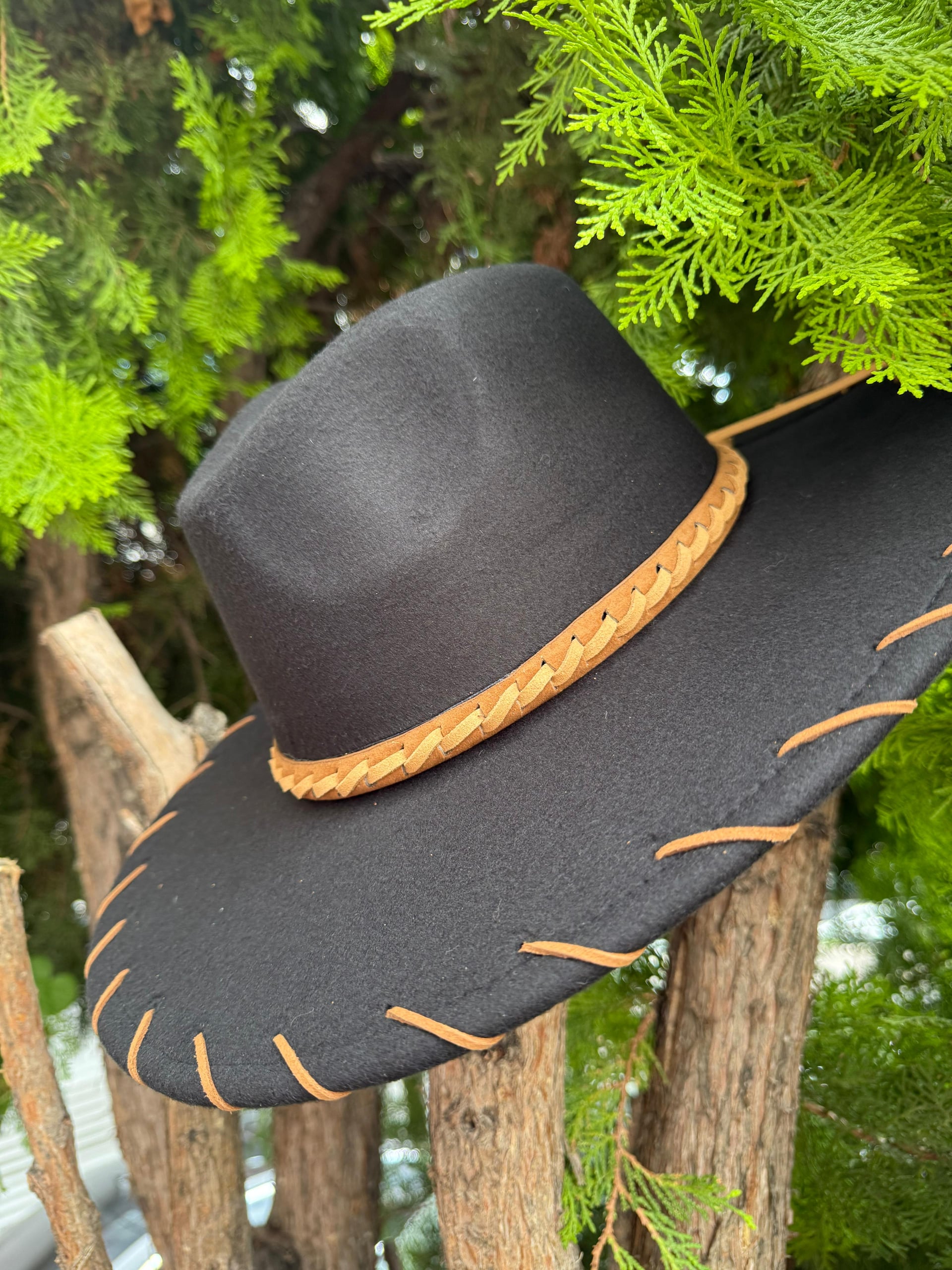 Black Felt Cowboy Hat with Braided Trim for Women - Nesvay - by Peralane - photo 3