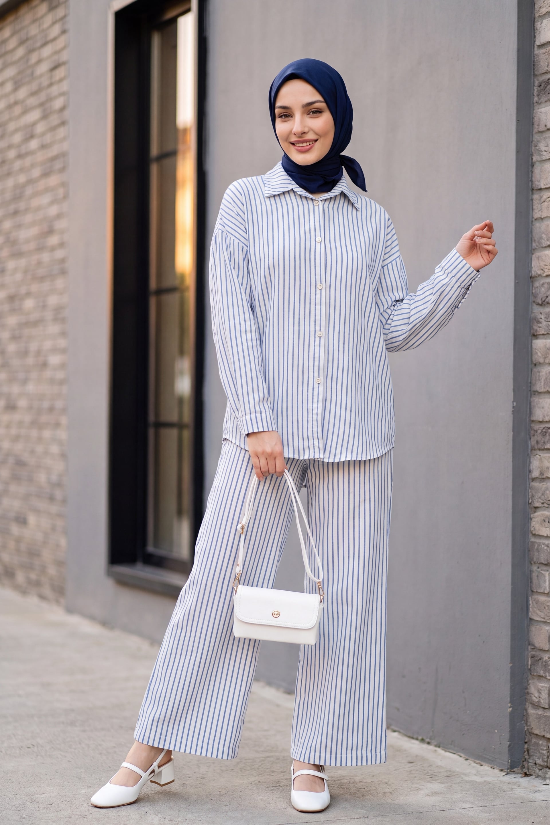 Striped Buttoned Linen Two-Piece Set with Trousers - Blue - Podyumplus - by Peralane
