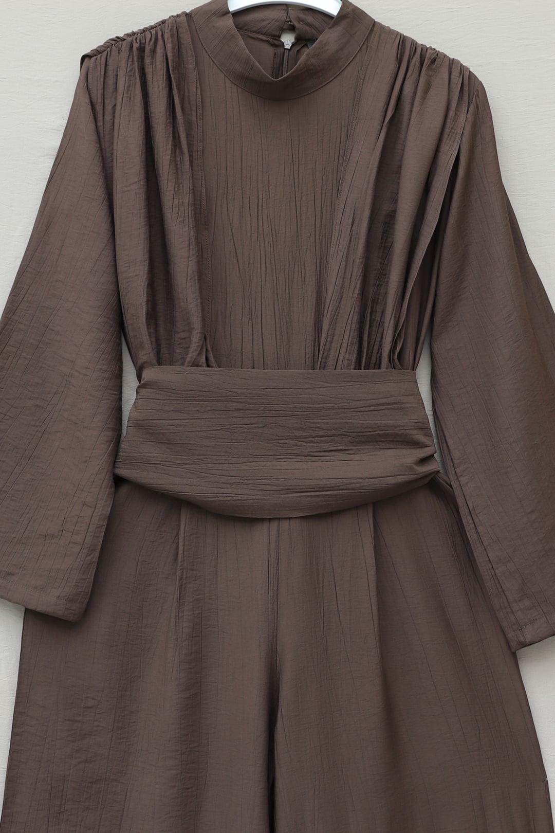High Neck Pleated Detail Pocketed Belted Jumpsuit - Brown - Podyumplus - by Peralane - photo 4
