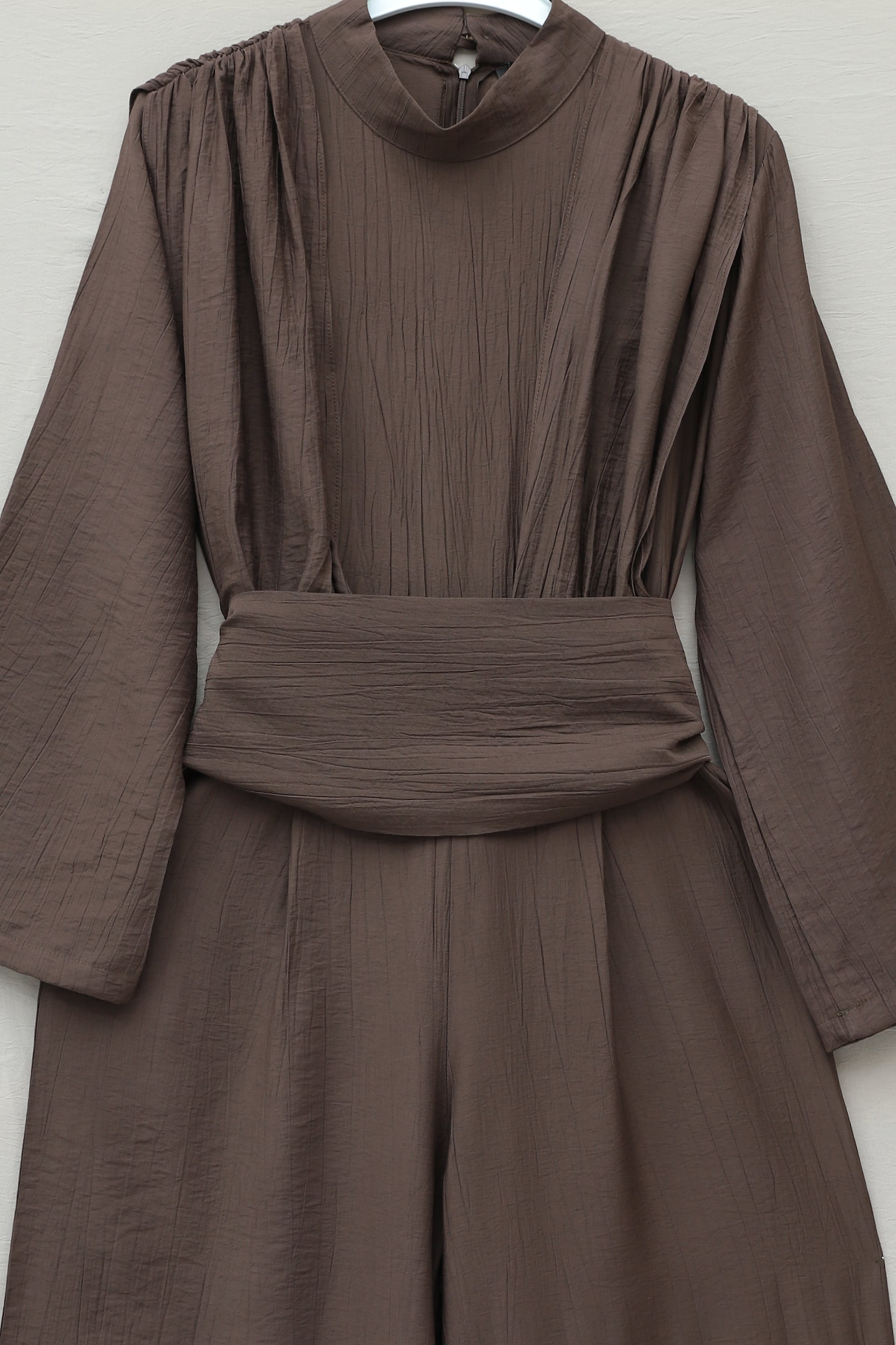 High Neck Pleated Detail Pocketed Belted Jumpsuit - Brown - Podyumplus - by Peralane - photo 4