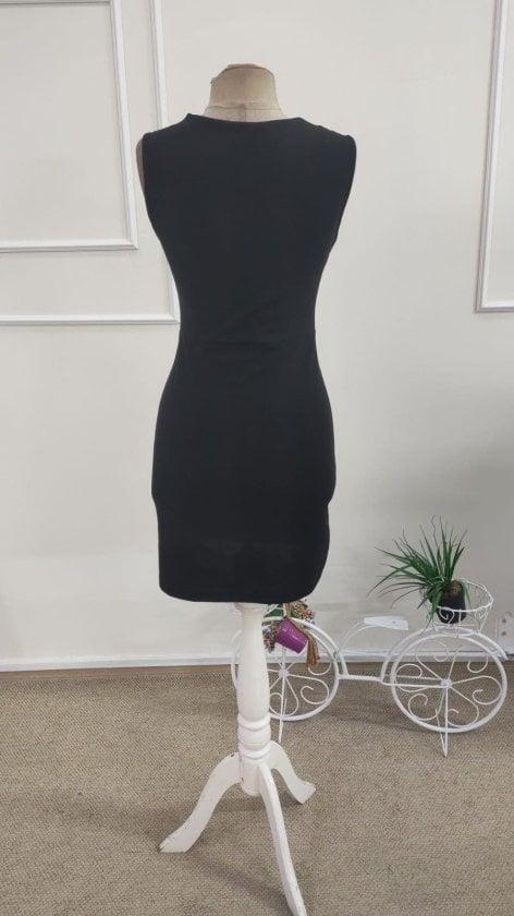 Women's Sleeveless V-Neck Short Crepe Dress with White Insert - Janes - by Peralane - photo 6
