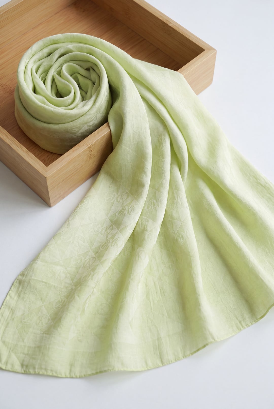 Patterned Jacquard Scarf in Pale Green - Podyumplus - by Peralane