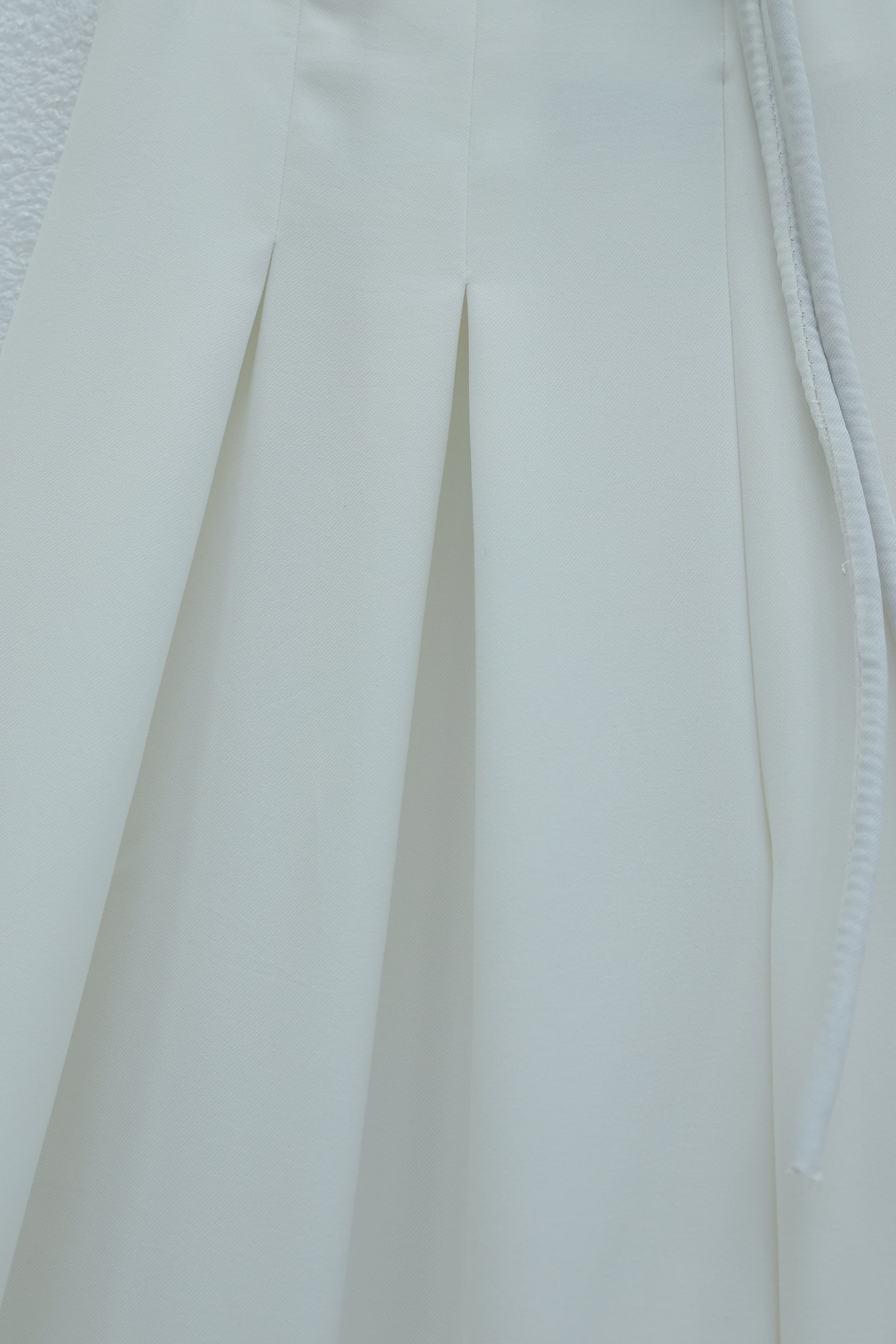 Drawstring Pleated Wide-Leg Trousers in White - Podyumplus - by Peralane - photo 5