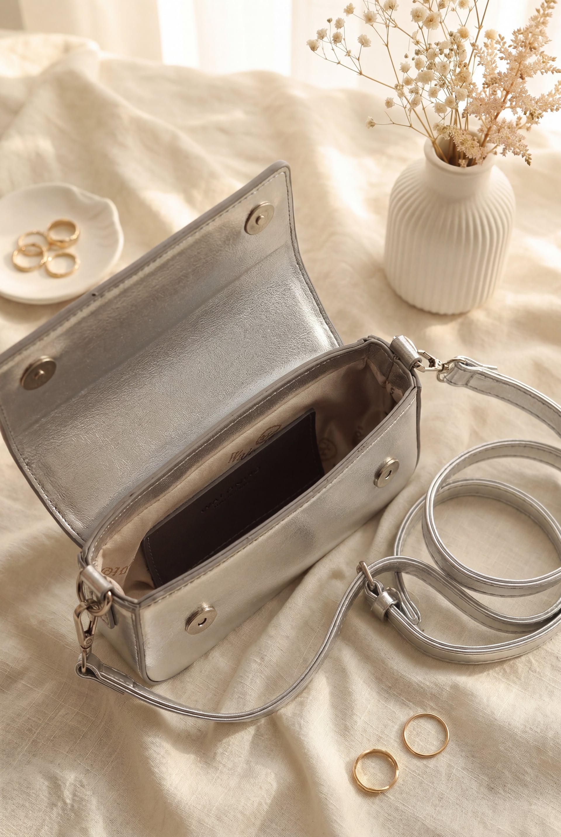 Silver Metallic Crossbody Bag with Magnetic Flap - Podyumplus - by Peralane - photo 2