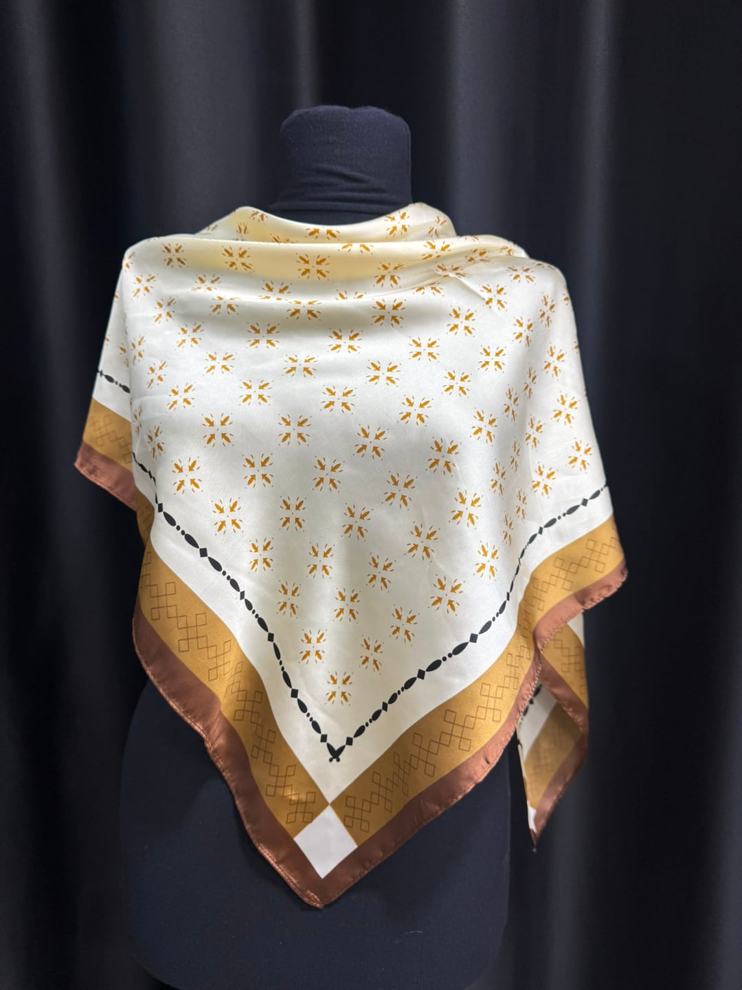 Cream Brown Snowflake Print Triangle Scarf - Nesvay - by Peralane - photo 5