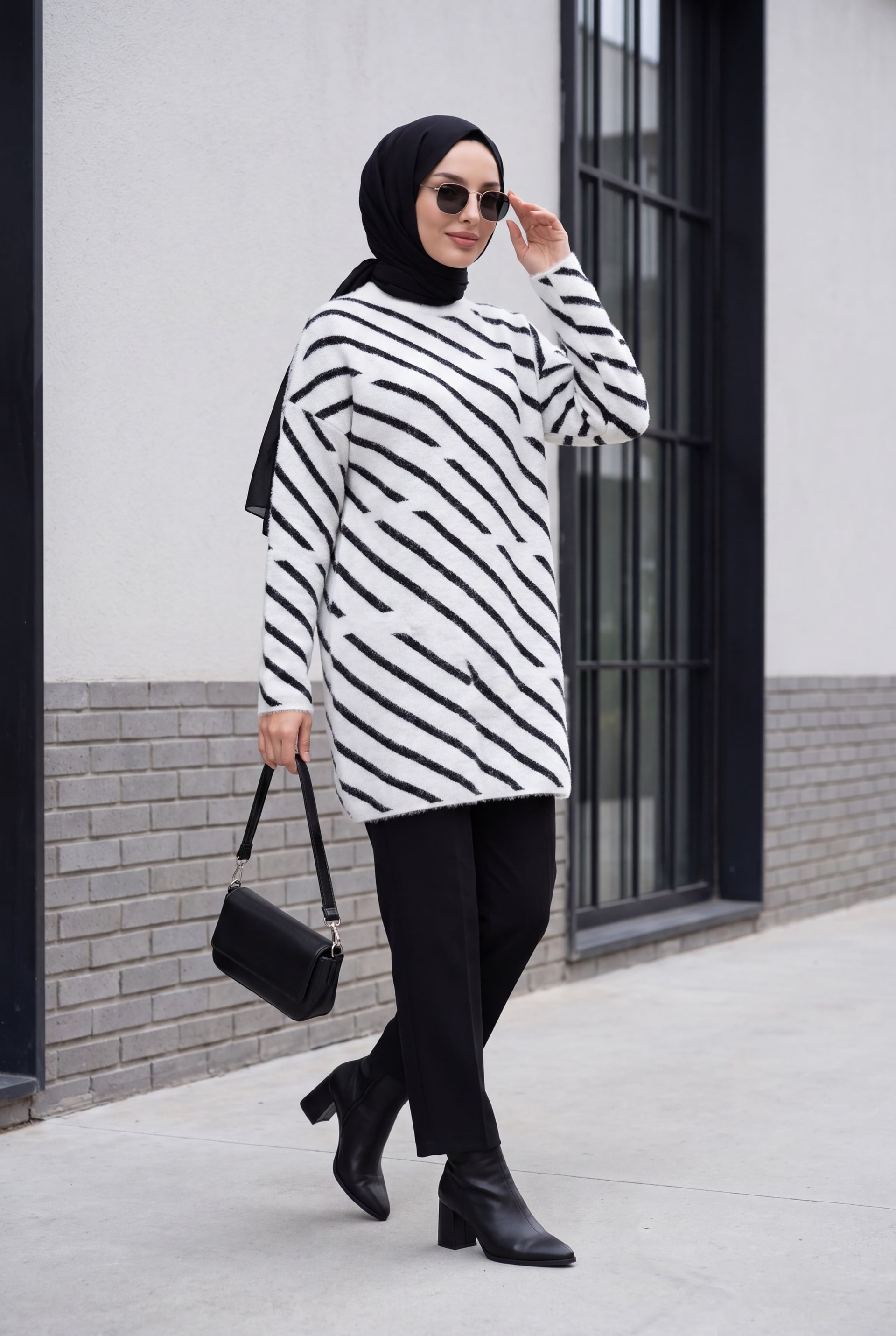 Half Mock Neck Sweater Tunic with Side Stripe Pattern - White - Podyumplus - by Peralane - photo 3