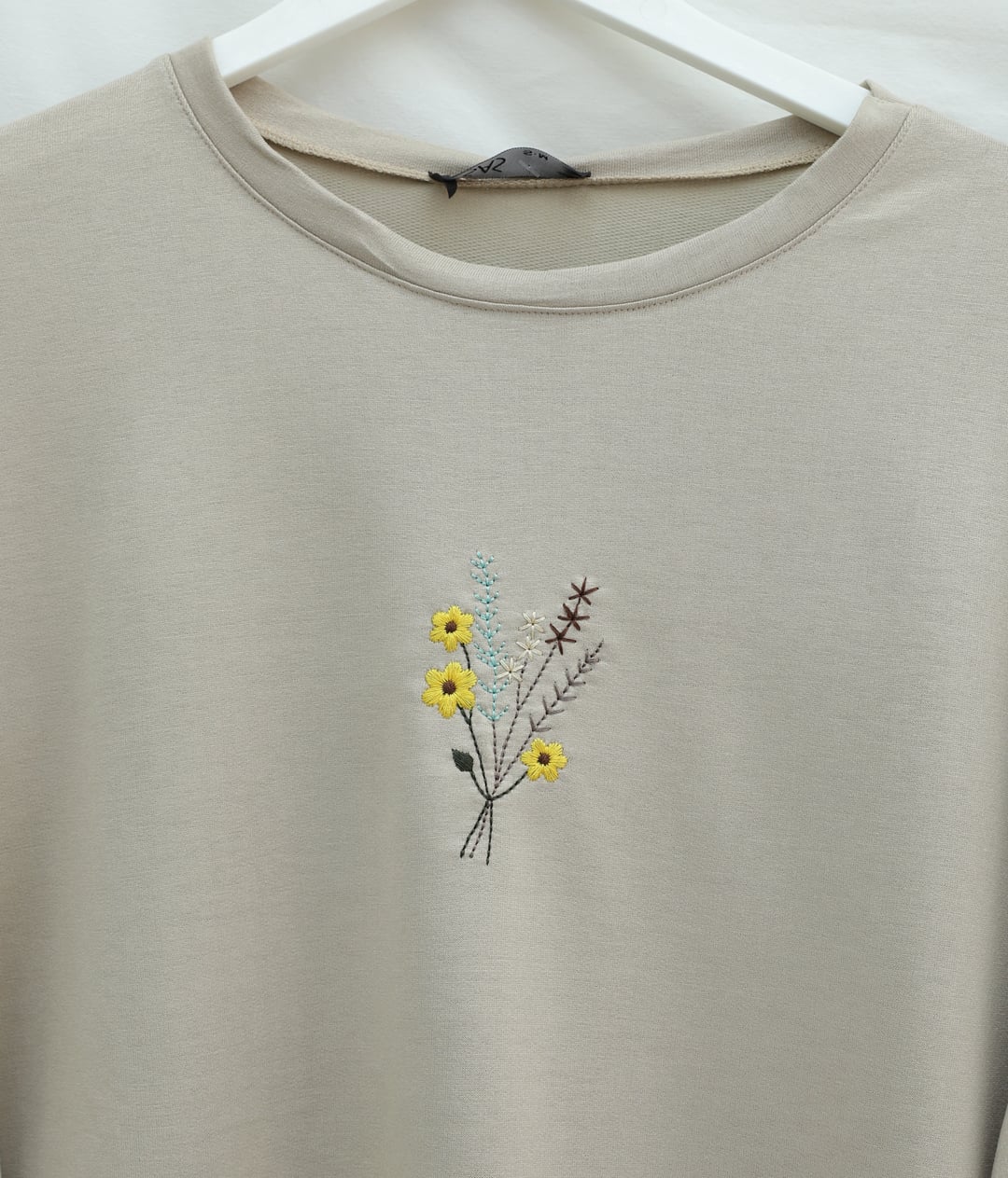 Round Neck Oversize Sweatshirt with Floral Embroidery - Stone - Podyumplus - by Peralane - photo 4