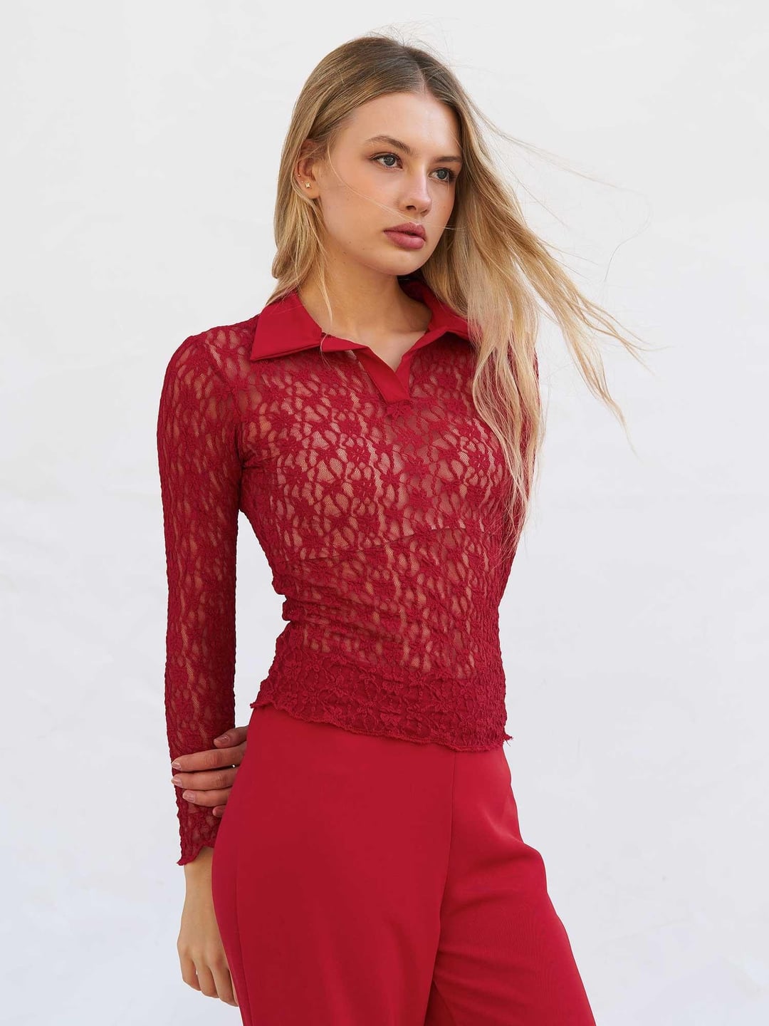 Red Sheer Lace Blouse with Floral Pattern and Pointed Collar - Lefon - by Peralane - photo 2