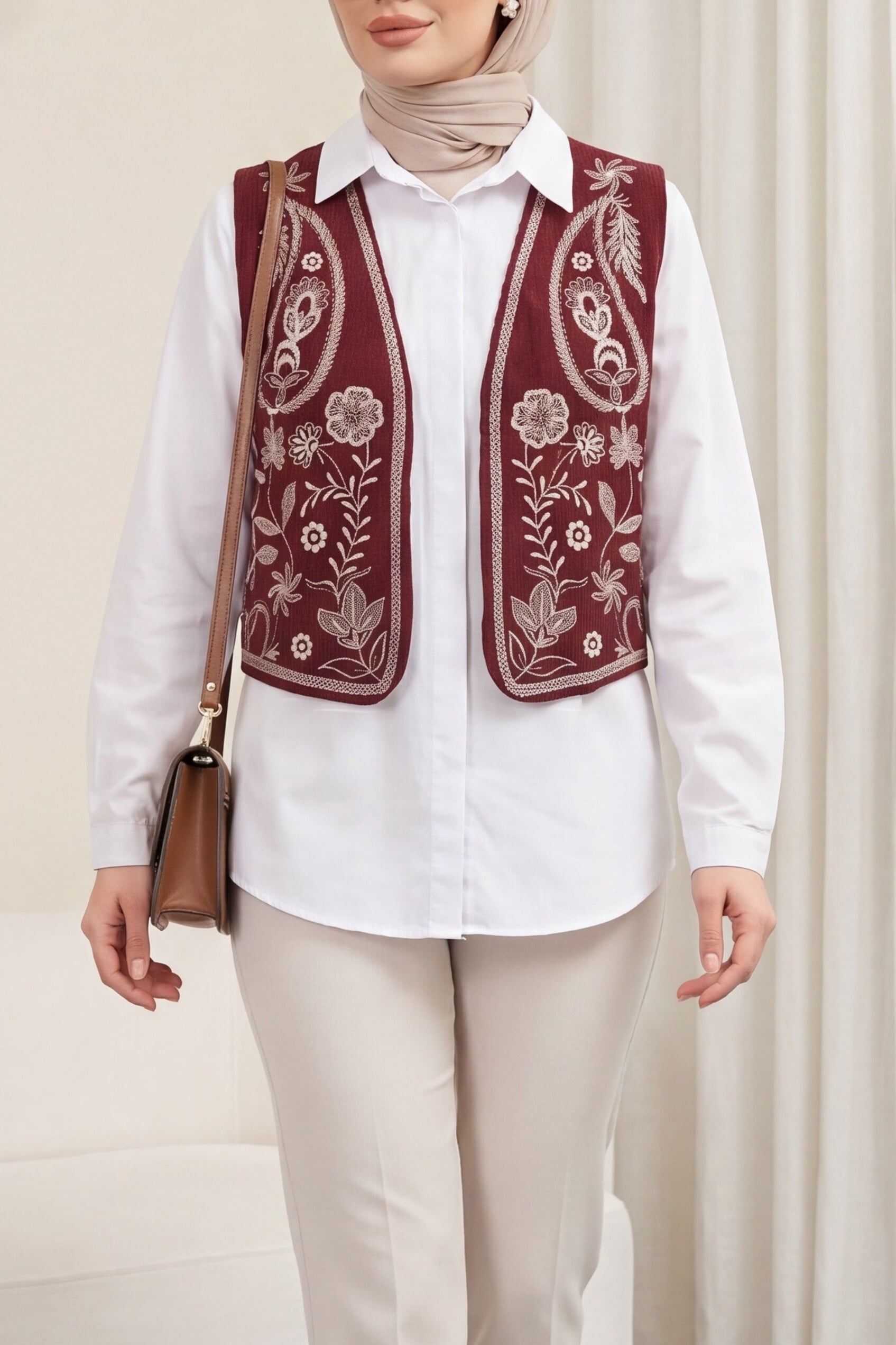 Embroidered Corduroy Velvet Vest - Bordeaux - Podyumplus - by Peralane - photo 3